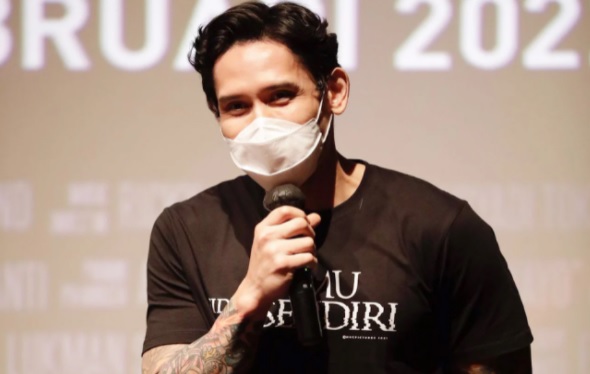 Cover Image for Ganindra Bimo Ceritakan Pesan Moral Film Kamu Tidak Sendiri | Beauty Moms