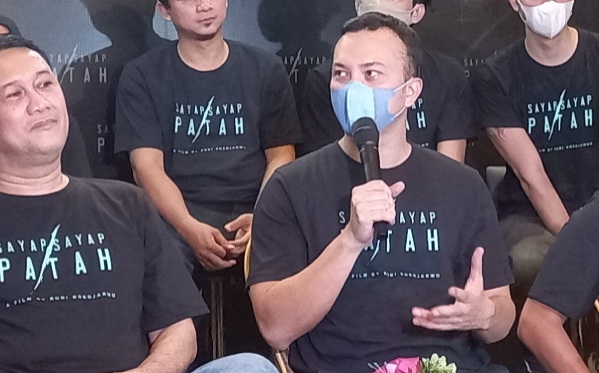 Cover Image for Nicholas Saputra Jadi Anggota Densus 88 di Film Sayap Sayap Patah | Beauty Moms