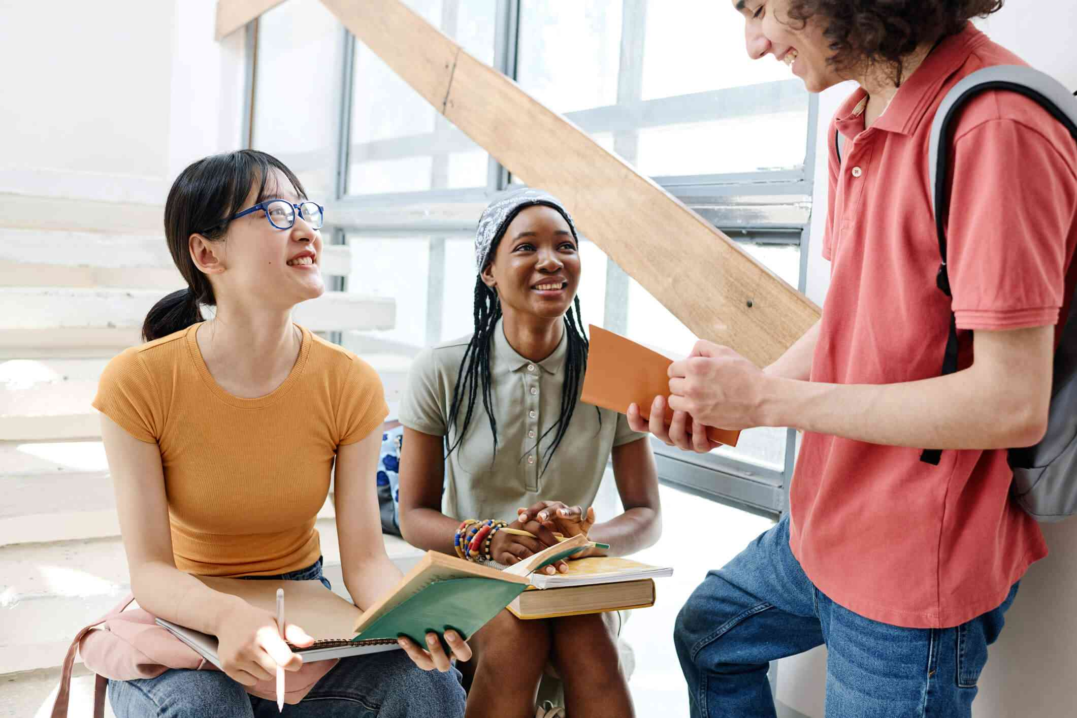 Cover Image for Apakah Temanku Sudah Menganggap Aku Toxic dan Menjauhiku, Mungkin Karena 10 Sifat ini | Beauty Moms