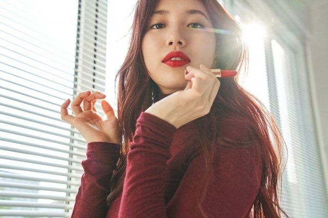 Cover Image for Tips Memakai Lipstik Sesuai Dengan Bentuk Bibir | Beauty Moms